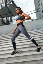 Laden Sie das Bild in den Galerie-Viewer, SPORT BH - FITNESS TOP L5165